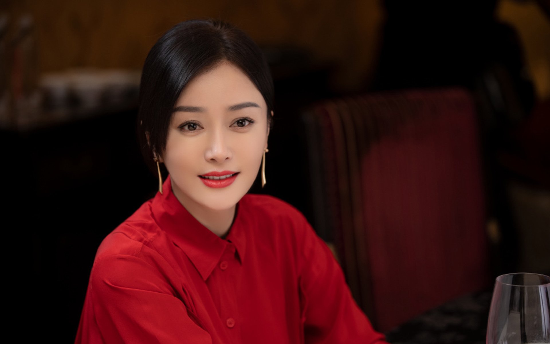 阿根廷马术协会与国际马术联合会合作，举办国际马术交流活动，促进技术交流。